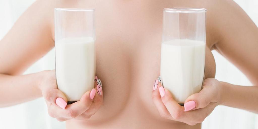 Течет молоко из титек - 3000 отборных порно видео